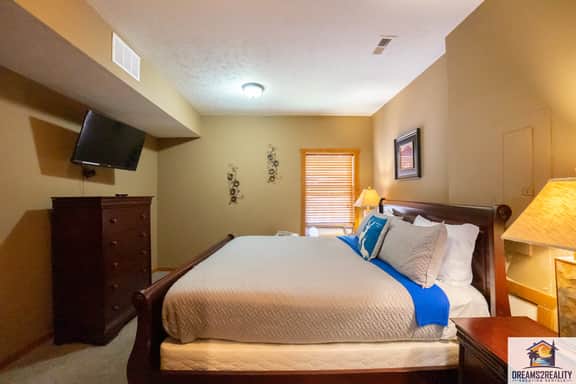 Forest Heights Lodge**