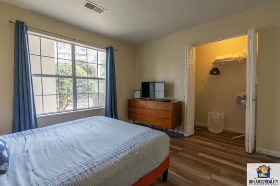 Cozy Creek Cottage (MB7-1)