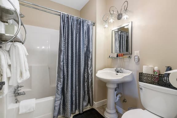 Haven Suite Room (BHQ-9)