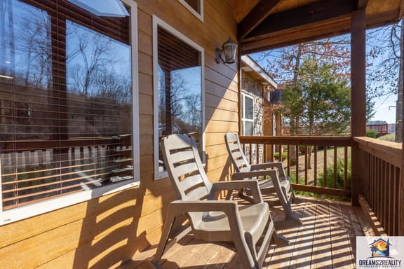 Forest Heights Lodge**